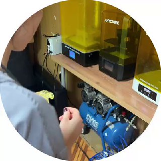 Дальше наш техник уже его засветит, подшлифует, что-то нахимичит- и можно работать🦷👍